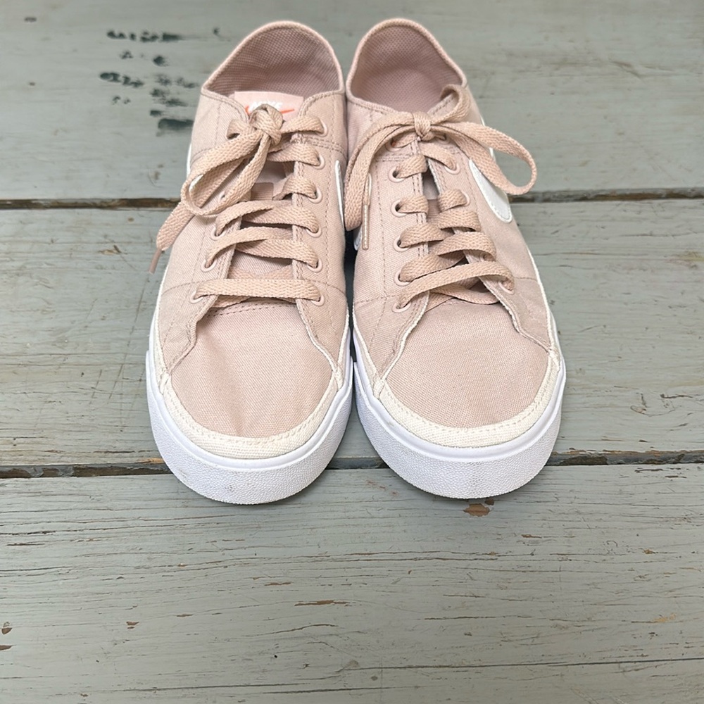 Women’s Nike Court Legacy Shoes